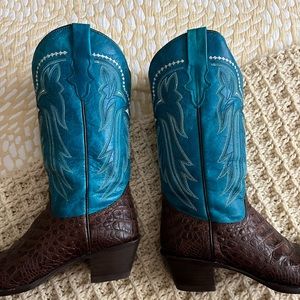 Roper Women’s Boot Size Nine.